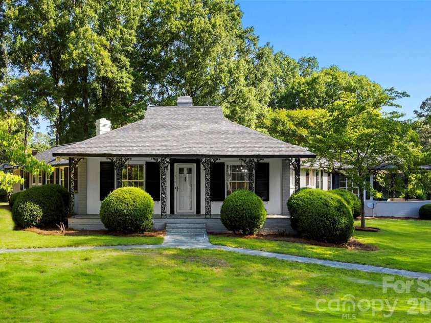 1314 Park Lane, Gastonia, NC 28052.  MLS# CAR4379473, YatesRealty ID 24841. 