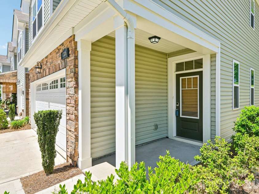 1325 Southern Sugar Drive, Charlotte, NC 28262.  MLS# CAR4381363, YatesRealty ID 24842. 