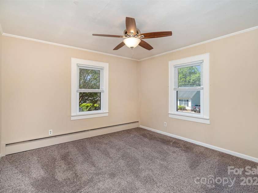 300 Caldwell Street, Kannapolis, NC 28083.  MLS# CAR4261205, YatesRealty ID 24842. 