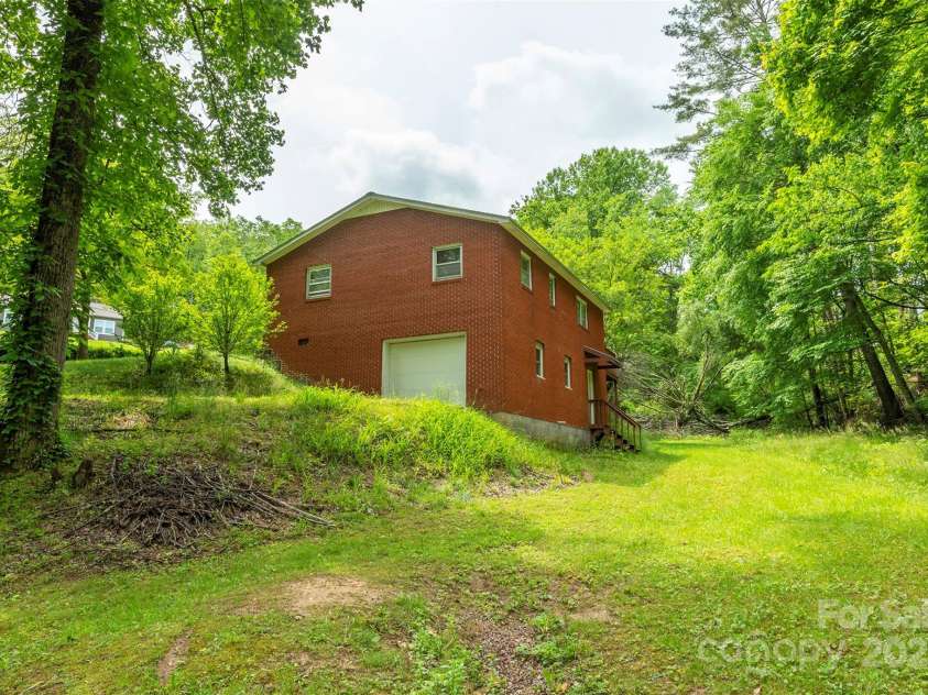 1788 Blue Rock Road, Burnsville, NC 28714.  MLS# CAR4263803, YatesRealty ID 24843. 