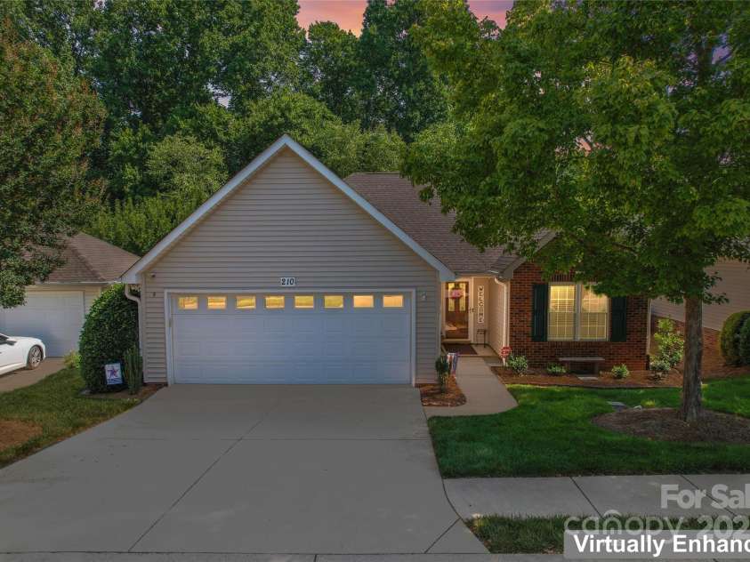 210 Oak Village Parkway, Mooresville, NC 28117.  MLS# CAR4273395, YatesRealty ID 24844. 
