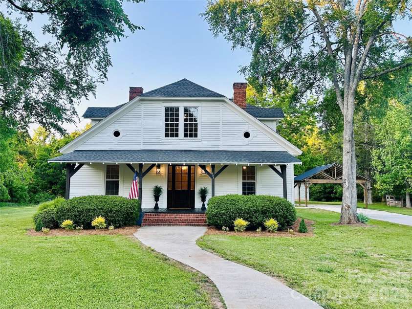 604 Ferguson Ridge Road, Gastonia, NC 28052.  MLS# CAR4374772, YatesRealty ID 24844. 
