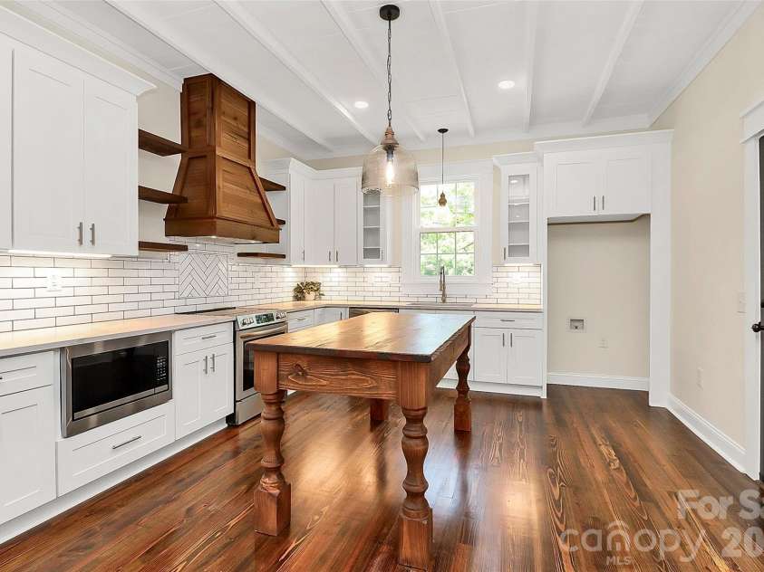 604 Ferguson Ridge Road, Gastonia, NC 28052.  MLS# CAR4374772, YatesRealty ID 24844. 
