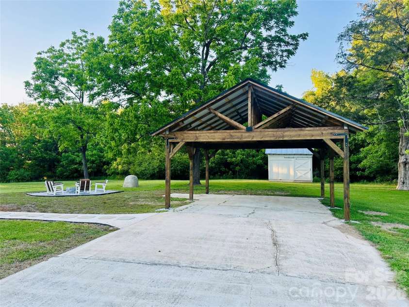 604 Ferguson Ridge Road, Gastonia, NC 28052.  MLS# CAR4374772, YatesRealty ID 24844. 