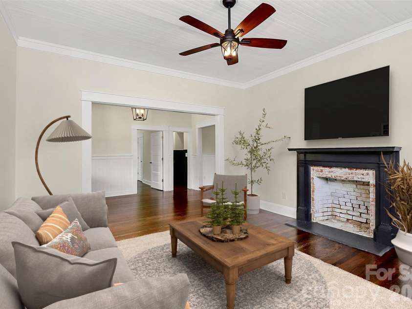 604 Ferguson Ridge Road, Gastonia, NC 28052.  MLS# CAR4374772, YatesRealty ID 24844. Living room