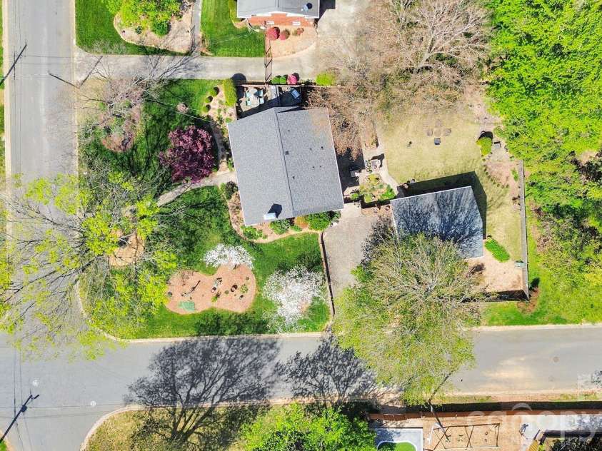 1745 Wensley Drive, Charlotte, NC 28210.  MLS# CAR4374719, YatesRealty ID 24845. 