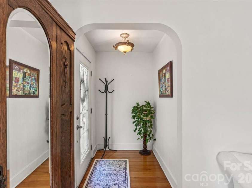 1745 Wensley Drive, Charlotte, NC 28210.  MLS# CAR4374719, YatesRealty ID 24845. 