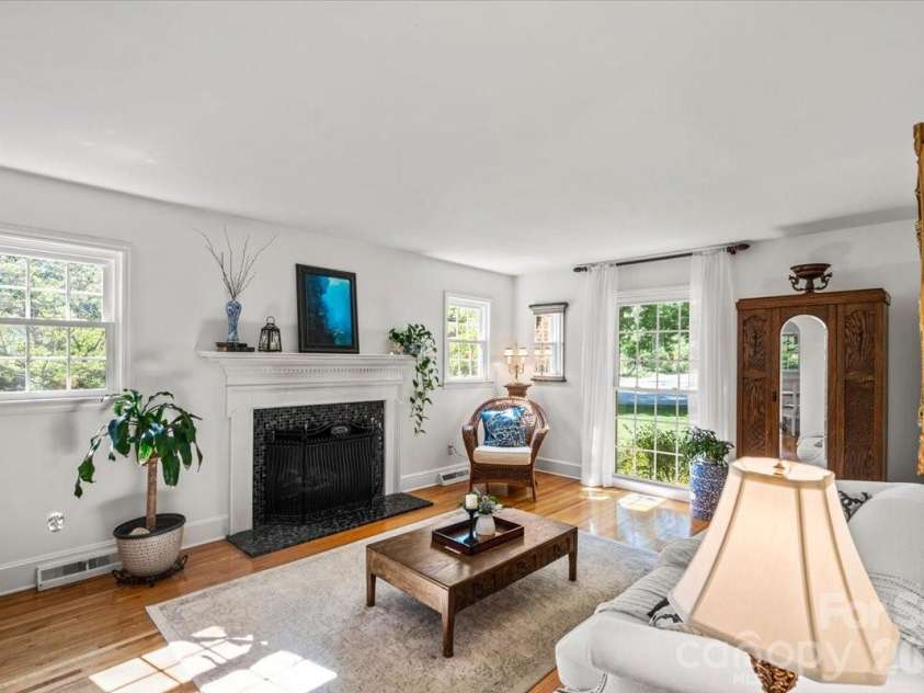 1745 Wensley Drive, Charlotte, NC 28210.  MLS# CAR4374719, YatesRealty ID 24845. 