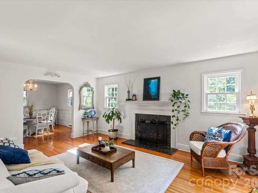 1745 Wensley Drive, Charlotte, NC 28210.  MLS# CAR4374719, YatesRealty ID 24845. 