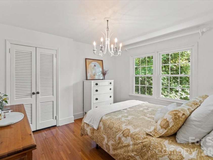 1745 Wensley Drive, Charlotte, NC 28210.  MLS# CAR4374719, YatesRealty ID 24845. 