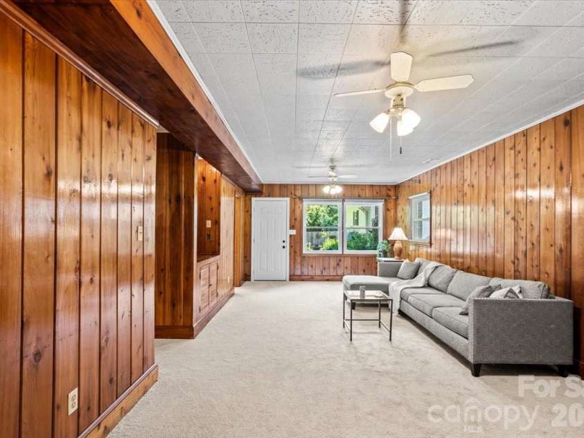 1745 Wensley Drive, Charlotte, NC 28210.  MLS# CAR4374719, YatesRealty ID 24845. 