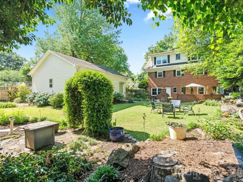 1745 Wensley Drive, Charlotte, NC 28210.  MLS# CAR4374719, YatesRealty ID 24845. 