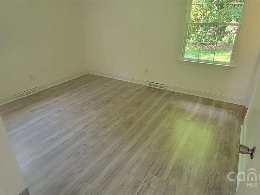 425 Whitethorn Drive, Gastonia, NC 28054.  MLS# CAR4232014, YatesRealty ID 24845. Bedroom