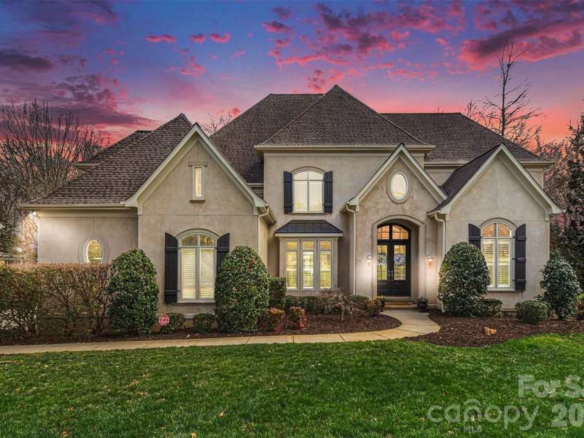 401 Wingfoot Drive, Waxhaw, NC 28173.  MLS# CAR4350790, YatesRealty ID 24847. 
