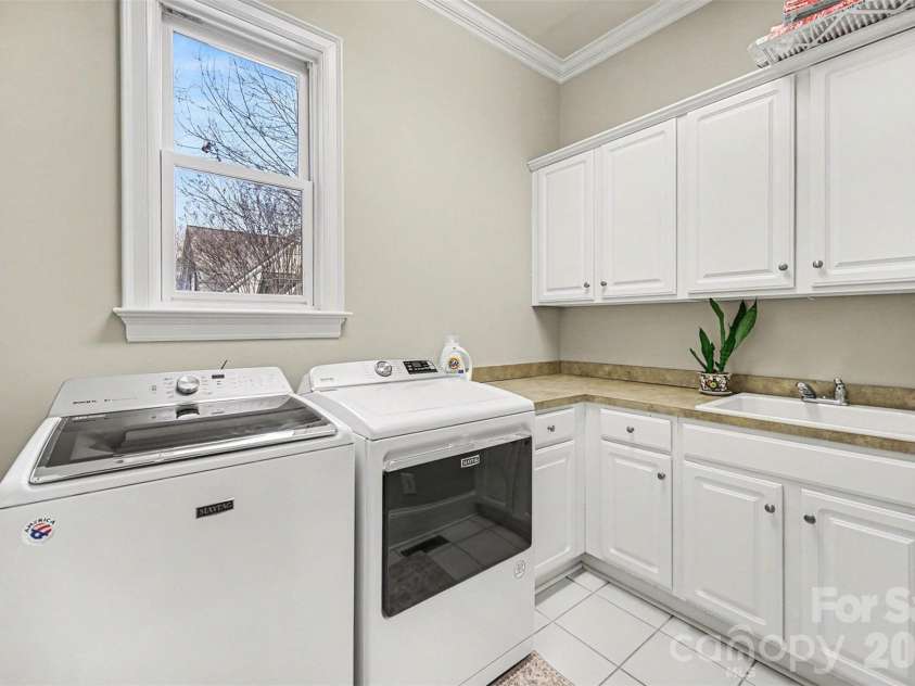 401 Wingfoot Drive, Waxhaw, NC 28173.  MLS# CAR4350790, YatesRealty ID 24847. 