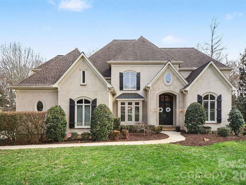 401 Wingfoot Drive, Waxhaw, NC 28173.  MLS# CAR4350790, YatesRealty ID 24847. 