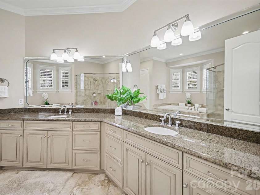 401 Wingfoot Drive, Waxhaw, NC 28173.  MLS# CAR4350790, YatesRealty ID 24847. 