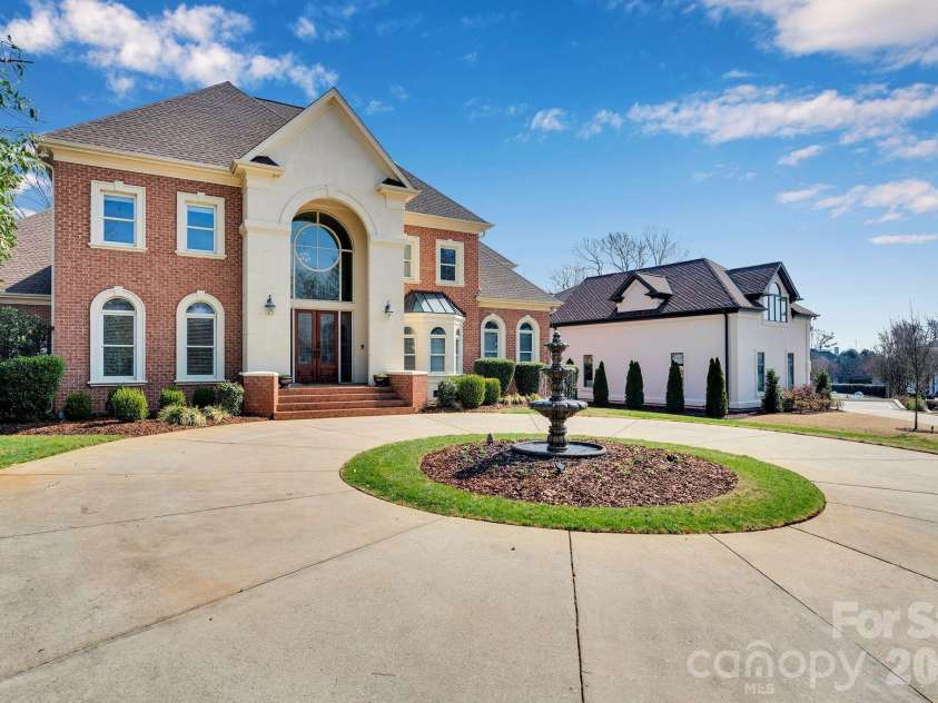 18326 Bowsprit Pointe Road, Cornelius, NC 28031.  MLS# CAR4350725, YatesRealty ID 24848. 