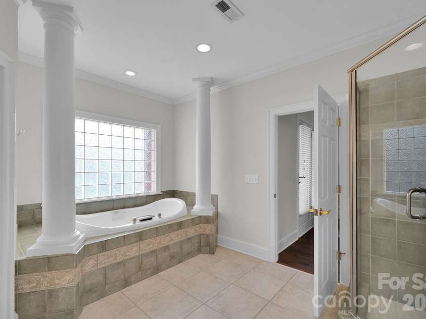 18326 Bowsprit Pointe Road, Cornelius, NC 28031.  MLS# CAR4350725, YatesRealty ID 24848. 