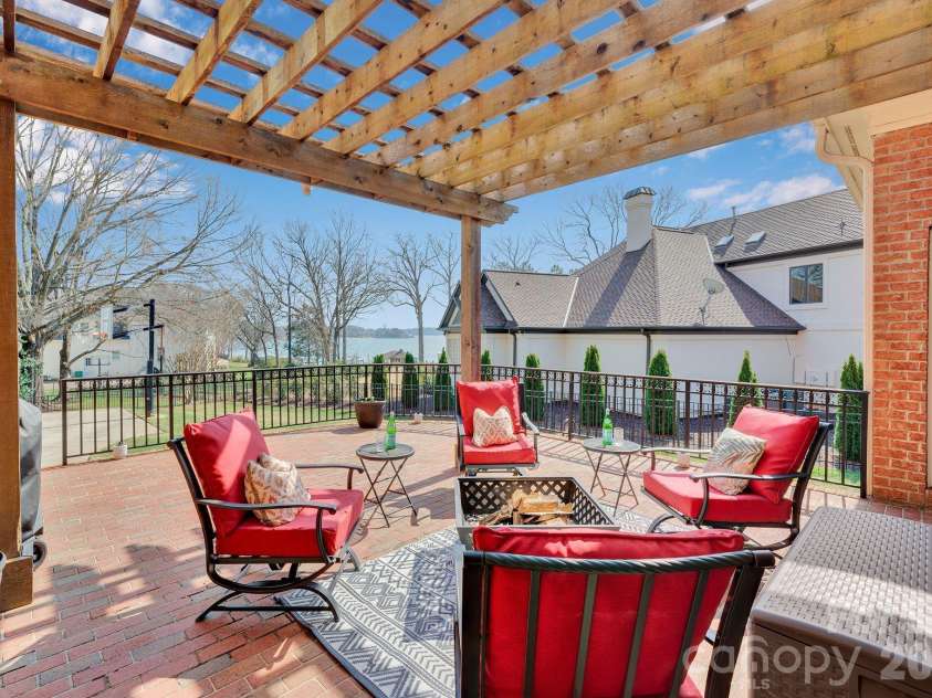 18326 Bowsprit Pointe Road, Cornelius, NC 28031.  MLS# CAR4350725, YatesRealty ID 24848. 