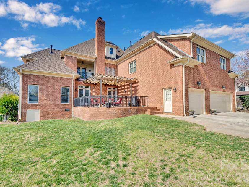 18326 Bowsprit Pointe Road, Cornelius, NC 28031.  MLS# CAR4350725, YatesRealty ID 24848. 