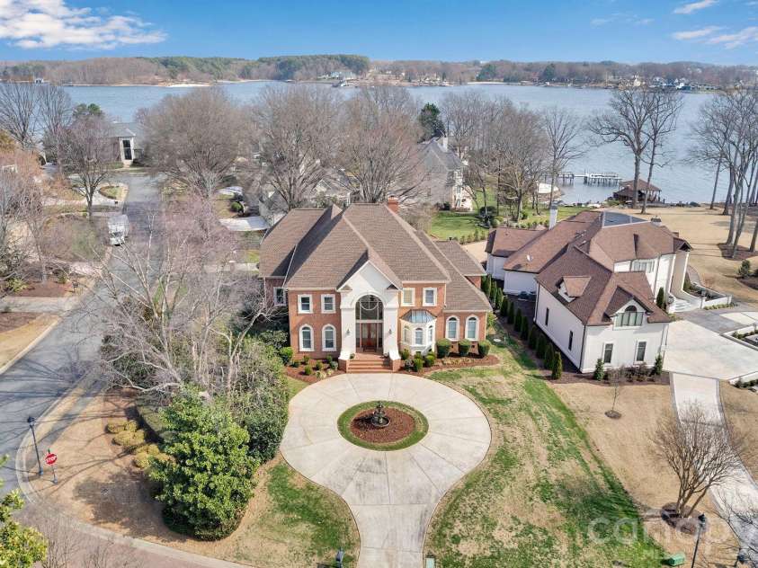 18326 Bowsprit Pointe Road, Cornelius, NC 28031.  MLS# CAR4350725, YatesRealty ID 24848. 