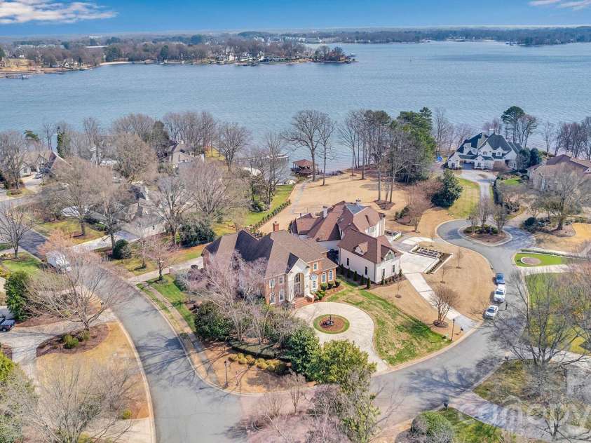 18326 Bowsprit Pointe Road, Cornelius, NC 28031.  MLS# CAR4350725, YatesRealty ID 24848. 