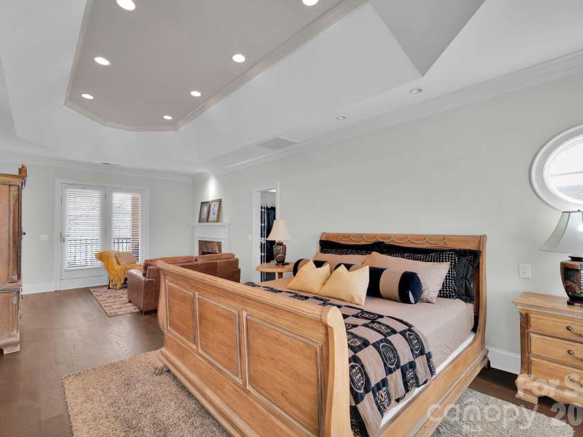 18326 Bowsprit Pointe Road, Cornelius, NC 28031.  MLS# CAR4350725, YatesRealty ID 24848. Primary suite