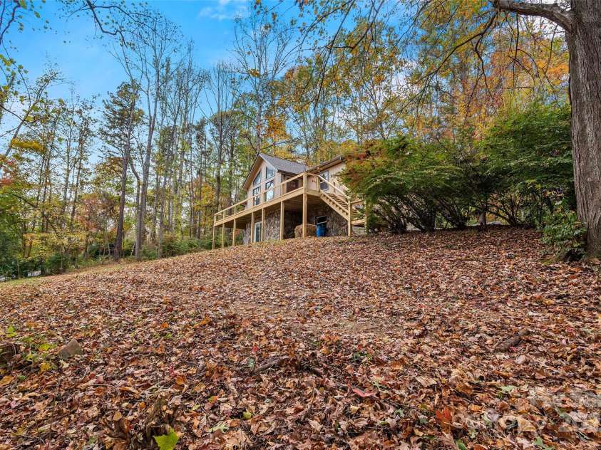 201 Cedarview Drive, Asheville, NC 28803.  MLS# CAR4315689, YatesRealty ID 24849. 