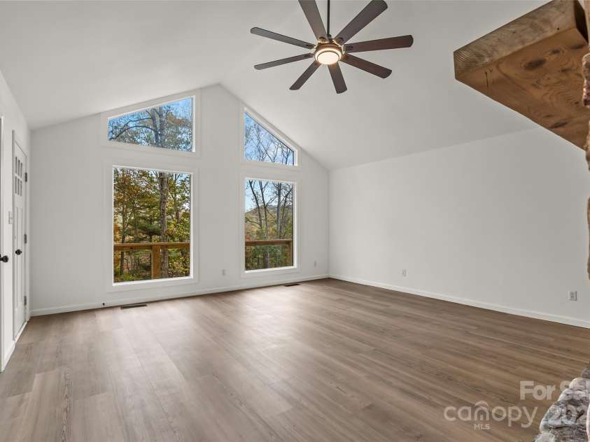 201 Cedarview Drive, Asheville, NC 28803.  MLS# CAR4315689, YatesRealty ID 24849. 