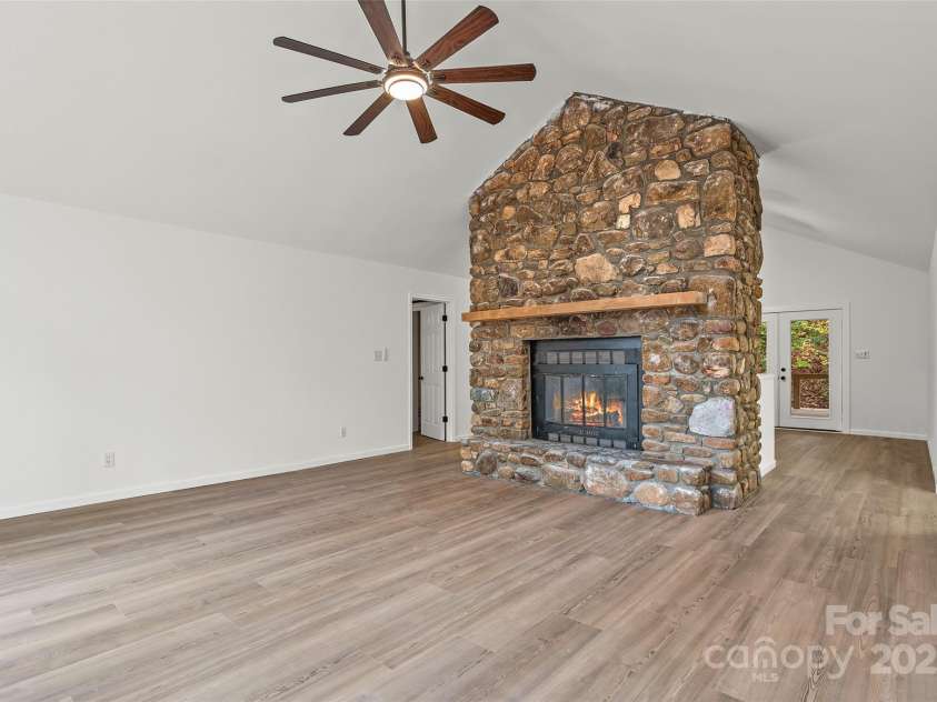 201 Cedarview Drive, Asheville, NC 28803.  MLS# CAR4315689, YatesRealty ID 24849. 