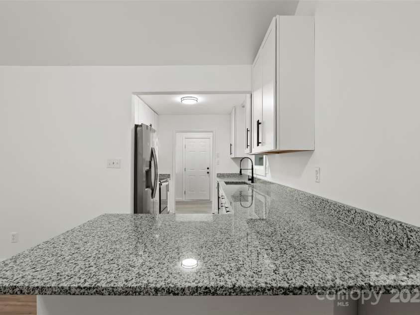 201 Cedarview Drive, Asheville, NC 28803.  MLS# CAR4315689, YatesRealty ID 24849. 