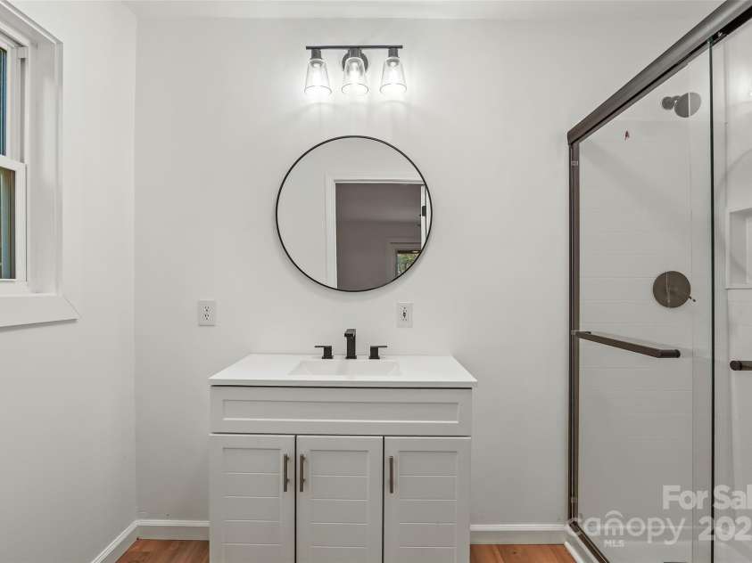 201 Cedarview Drive, Asheville, NC 28803.  MLS# CAR4315689, YatesRealty ID 24849. 