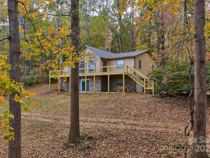 201 Cedarview Drive, Asheville, NC 28803.  MLS# CAR4315689, YatesRealty ID 24849. 