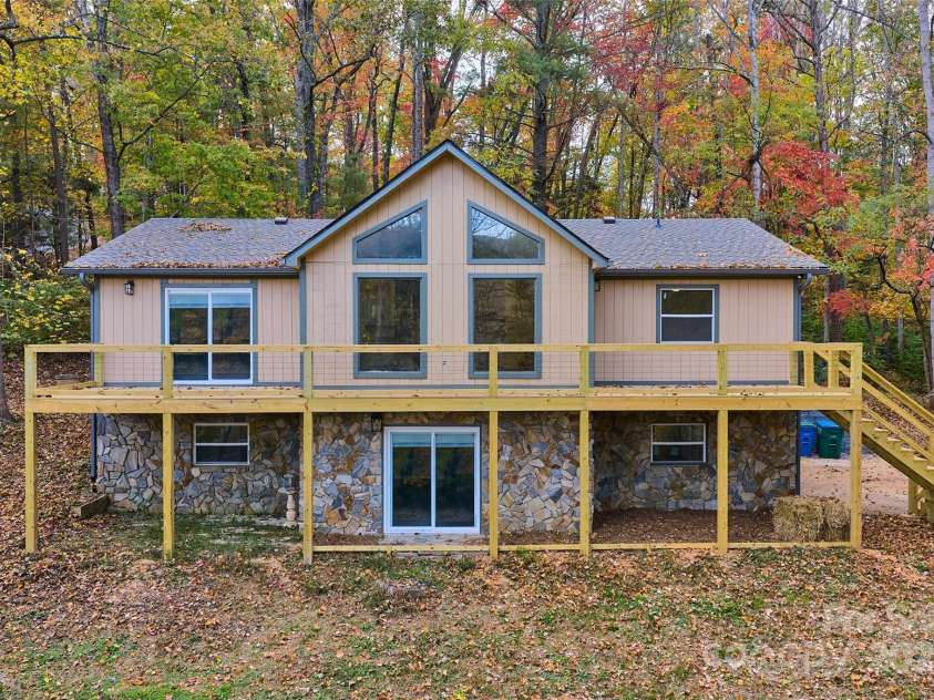 201 Cedarview Drive, Asheville, NC 28803.  MLS# CAR4315689, YatesRealty ID 24849. 
