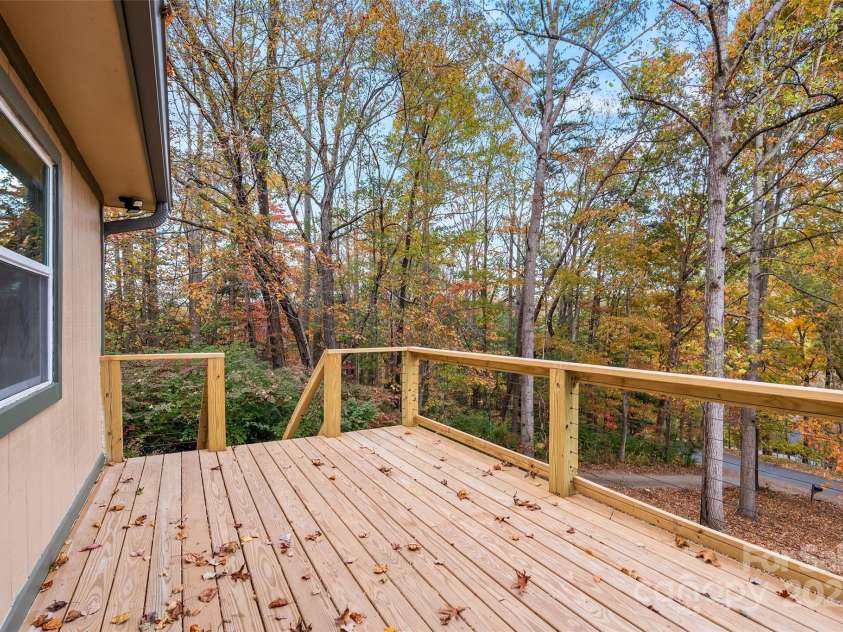 201 Cedarview Drive, Asheville, NC 28803.  MLS# CAR4315689, YatesRealty ID 24849. 