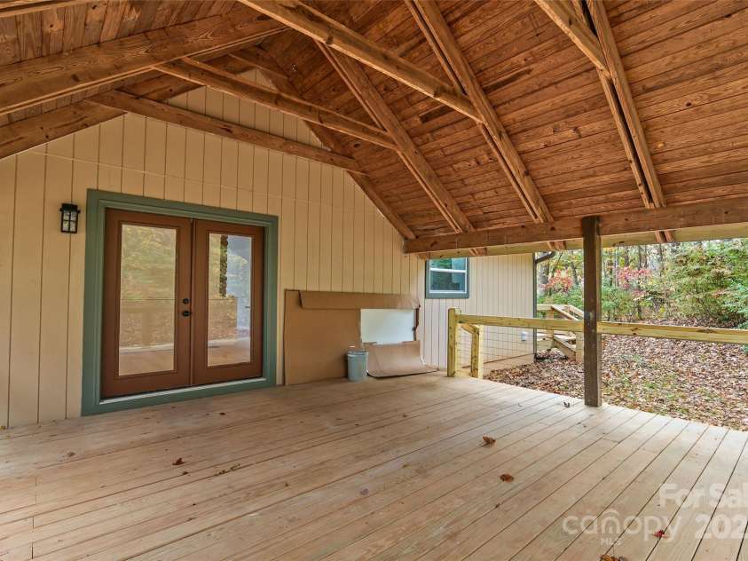 201 Cedarview Drive, Asheville, NC 28803.  MLS# CAR4315689, YatesRealty ID 24849. 