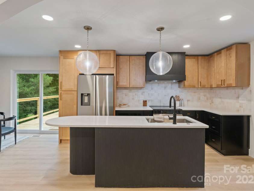 3326 Winterfield Place, Charlotte, NC 28205.  MLS# CAR4264919, YatesRealty ID 24851. 