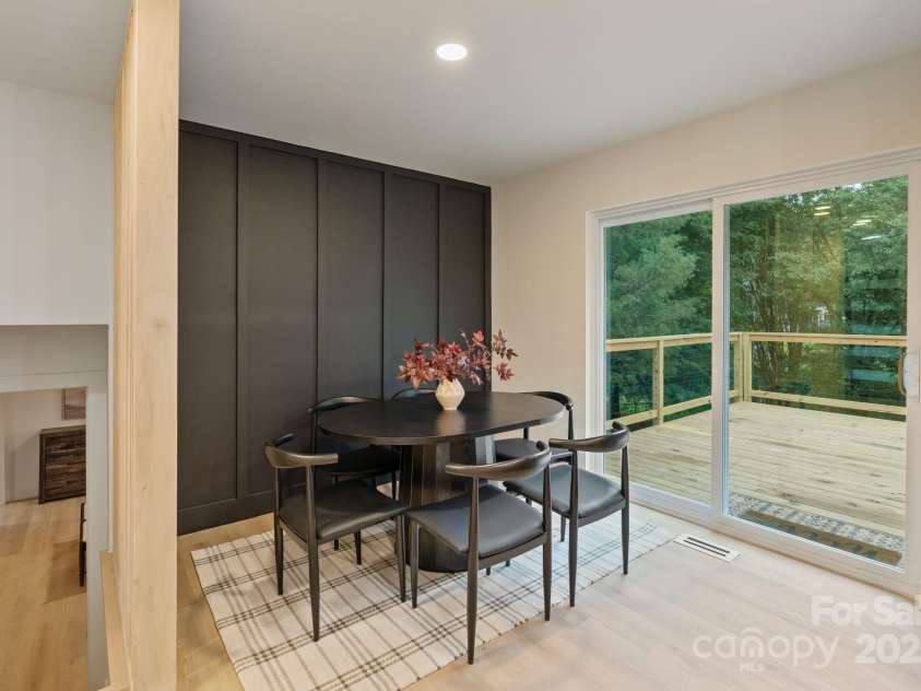 3326 Winterfield Place, Charlotte, NC 28205.  MLS# CAR4264919, YatesRealty ID 24851. 