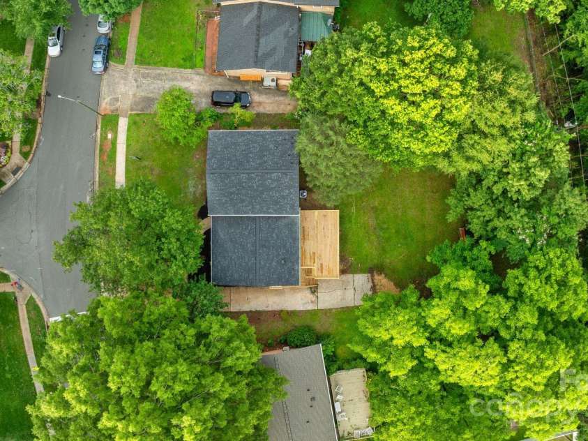 3326 Winterfield Place, Charlotte, NC 28205.  MLS# CAR4264919, YatesRealty ID 24851. 