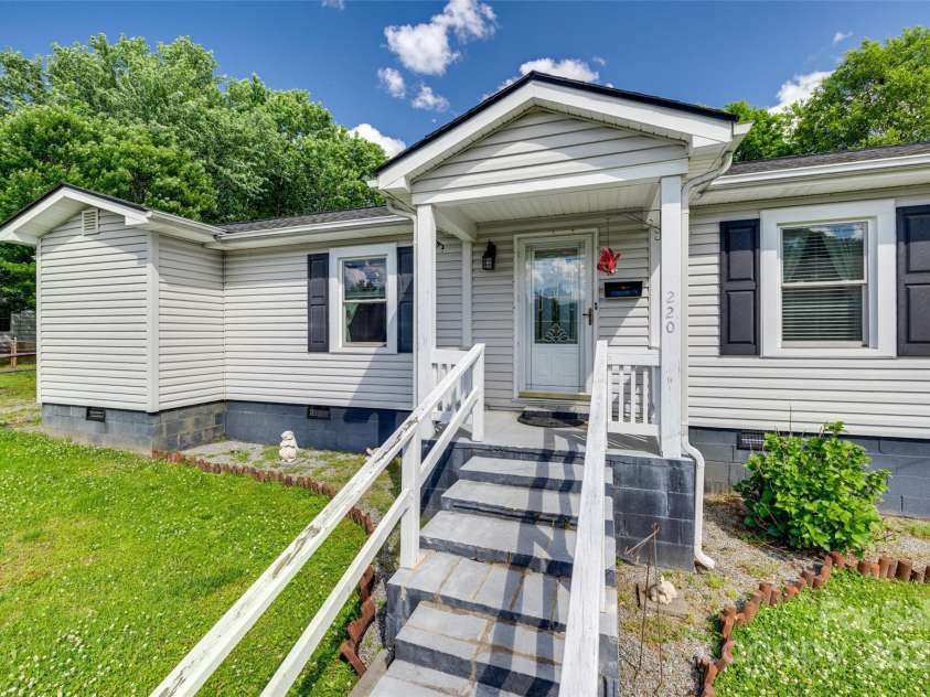 220 Tomberlin Road, Mount Holly, NC 28120.  MLS# CAR4247206, YatesRealty ID 24852. 