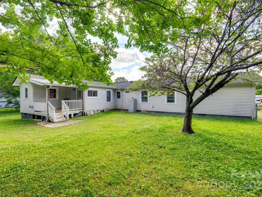 220 Tomberlin Road, Mount Holly, NC 28120.  MLS# CAR4247206, YatesRealty ID 24852. 