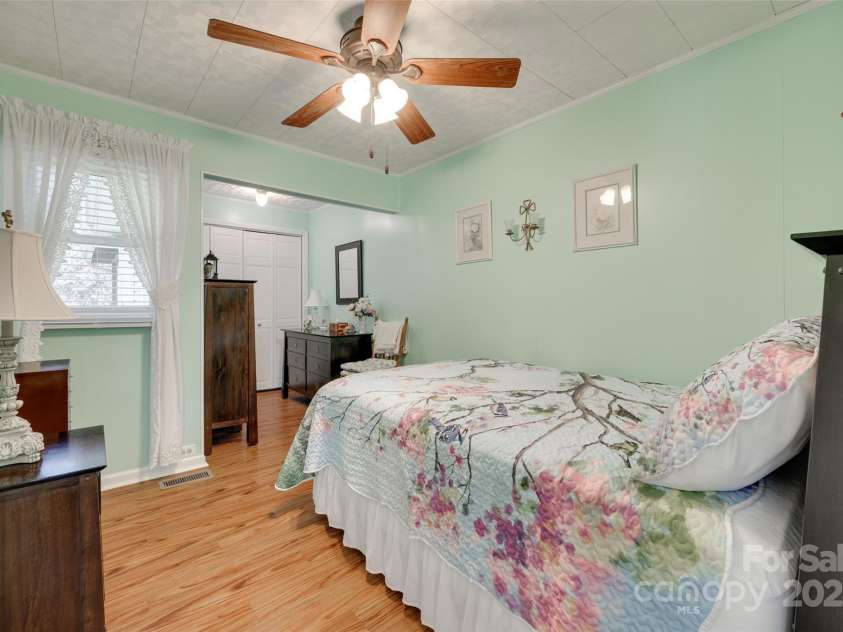 220 Tomberlin Road, Mount Holly, NC 28120.  MLS# CAR4247206, YatesRealty ID 24852. Bed 2