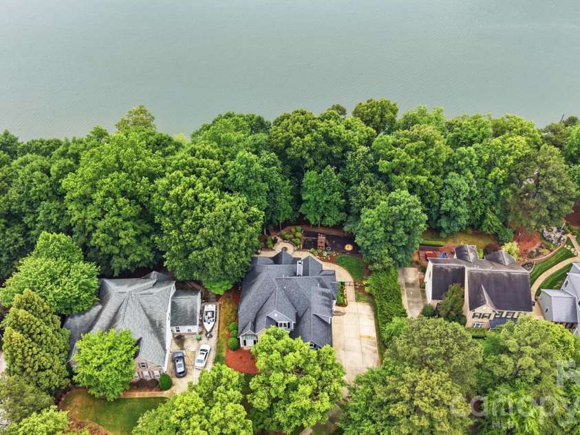 221 Whiterock Drive, Mount Holly, NC 28120.  MLS# CAR4374843, YatesRealty ID 24854. 