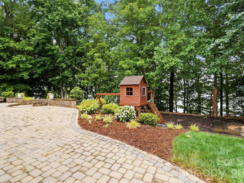 221 Whiterock Drive, Mount Holly, NC 28120.  MLS# CAR4374843, YatesRealty ID 24854. 