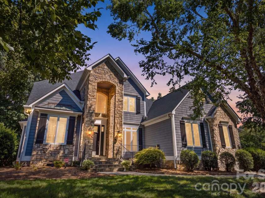 221 Whiterock Drive, Mount Holly, NC 28120.  MLS# CAR4374843, YatesRealty ID 24854. 