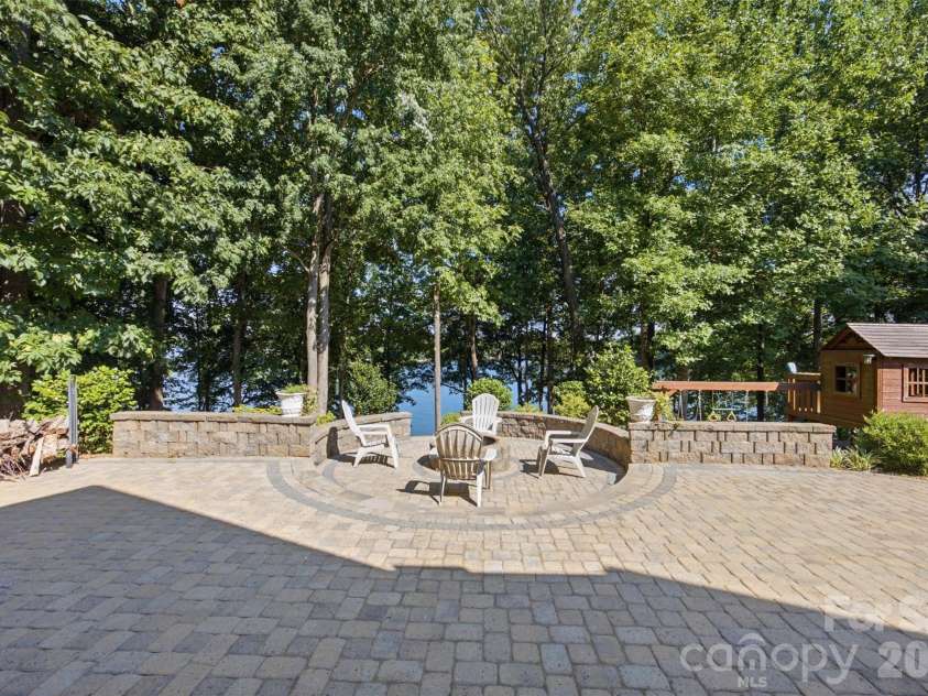221 Whiterock Drive, Mount Holly, NC 28120.  MLS# CAR4374843, YatesRealty ID 24854. 