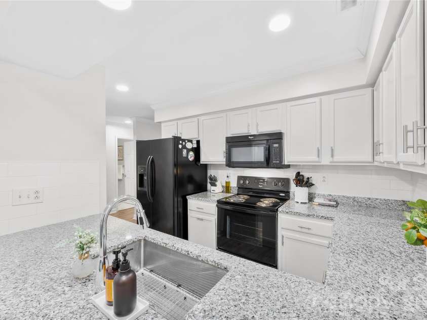 114 Cedar Hollow Street, Fort Mill, SC 29715.  MLS# CAR4379640, YatesRealty ID 24855. 
