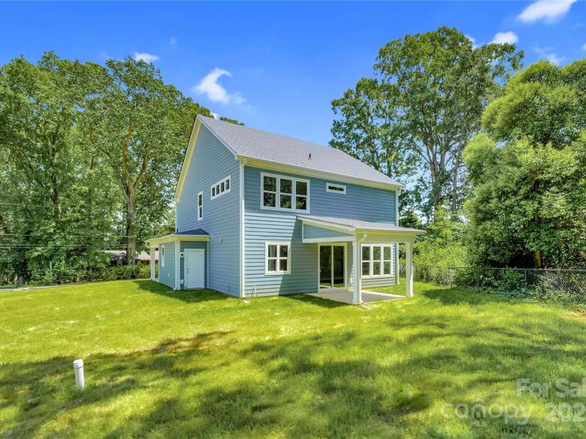 1651 Carolina Circle, Gastonia, NC 28054.  MLS# CAR4288979, YatesRealty ID 24855. 