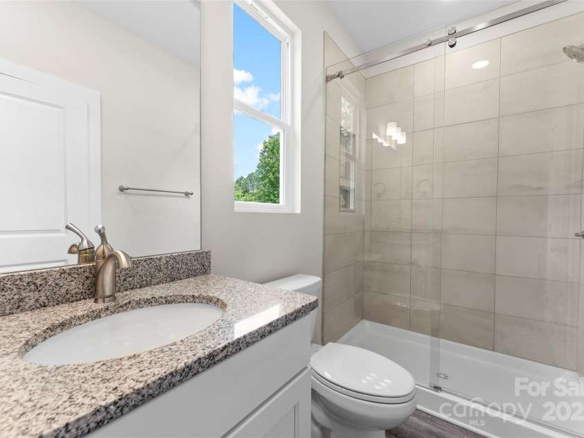 1651 Carolina Circle, Gastonia, NC 28054.  MLS# CAR4288979, YatesRealty ID 24855. Full Bathroom 3